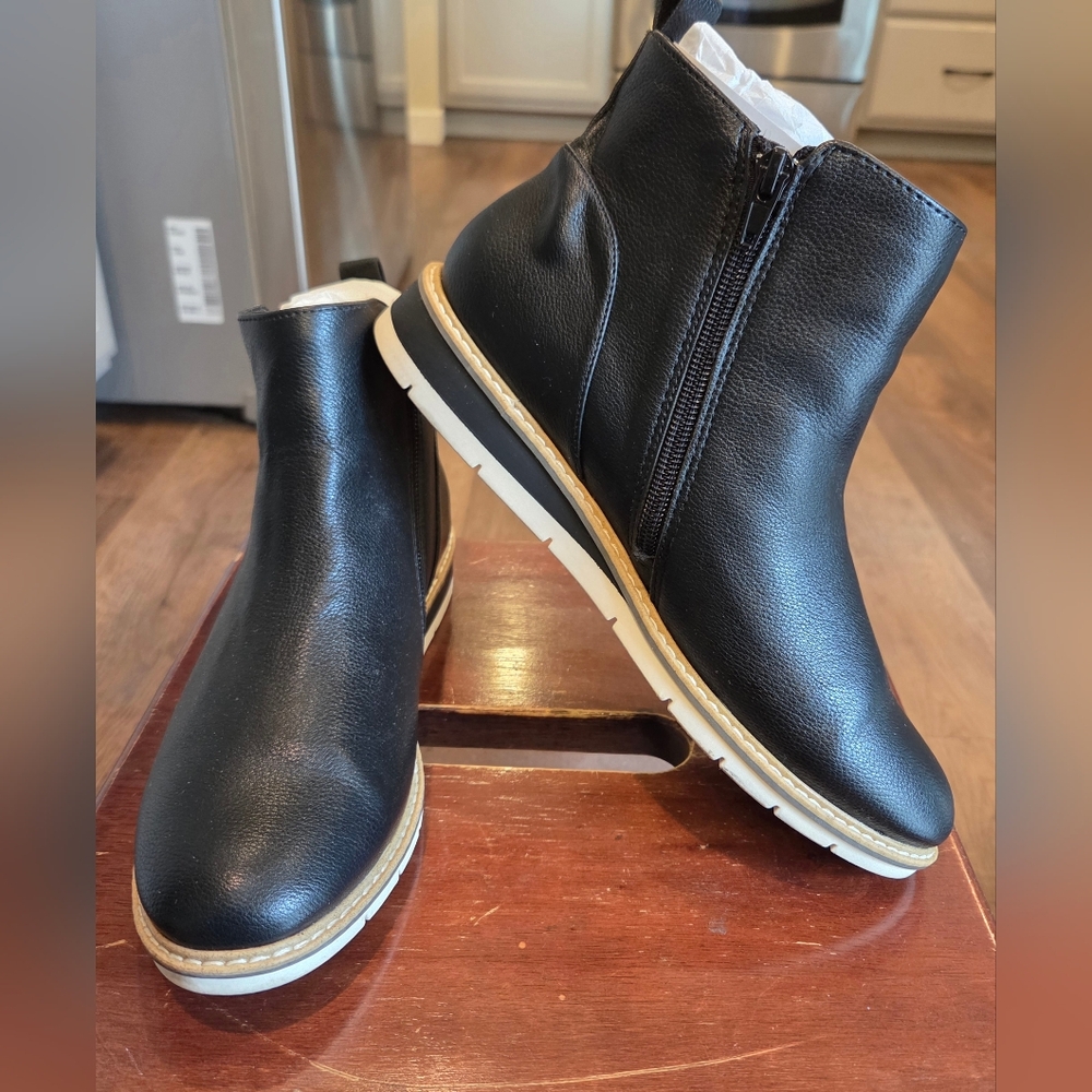 Women's Me Too Black Ankle Boots with White Sole